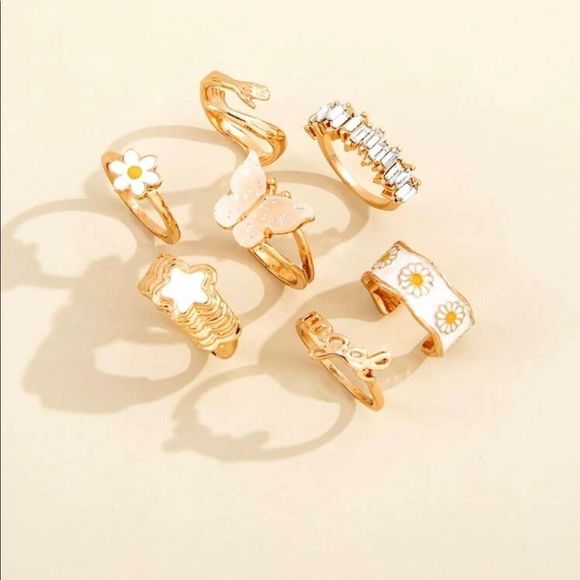❗️3/$30❗️Gold 7pc Butterfly Ring Set - Picture 2 of 2